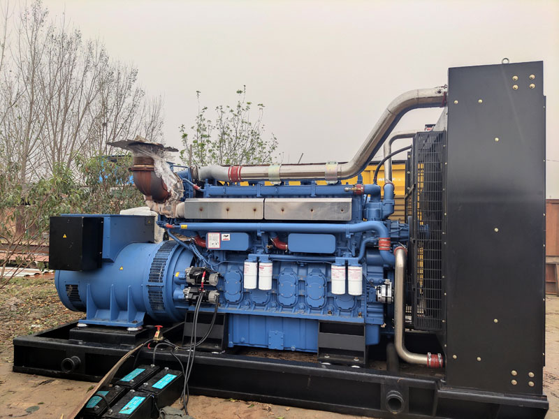 张沟镇柴油发电机组更换机油时，应遵循哪些步骤？